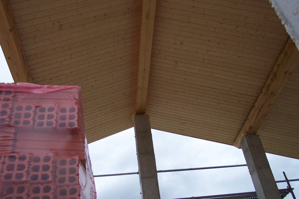 Panel sandwich - Detalle del acabado en abeto natural